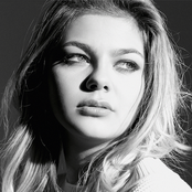 Louane - List pictures