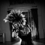 Eva Simmons - List pictures