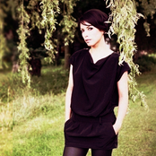 Emm Gryner - List pictures