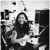 Zee Avi - List pictures