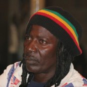 Alpha Blondy - List pictures