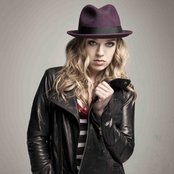 Zz Ward - List pictures