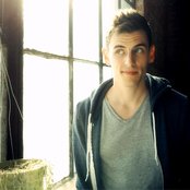 Mike Tompkins - List pictures