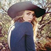 Zella Day - List pictures