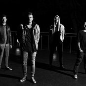 Revolver Avenue - List pictures