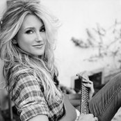 Whitney Duncan - List pictures