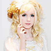 Yohio - List pictures