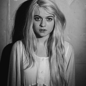 Holly Henry - List pictures