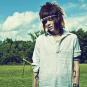 Never Shout Never - List pictures