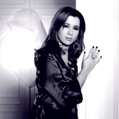 Chimene Badi - List pictures