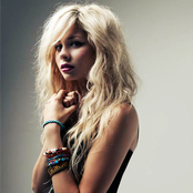 Nina Nesbitt - List pictures
