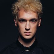 Embody - List pictures