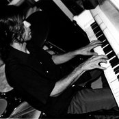 Graham Reynolds - List pictures