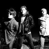 White Apple Tree - List pictures