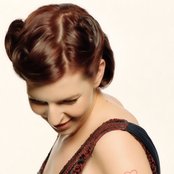 Rosie Thomas - List pictures