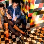 Lilly Wood - List pictures