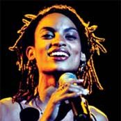 Goapele - List pictures