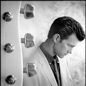 Chris Isaak - List pictures