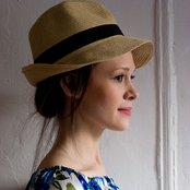 Lia Ices - List pictures