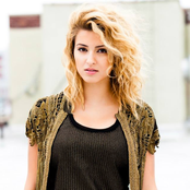 Tori Kelly - List pictures