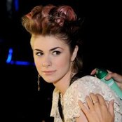 Siobhan Magnus - List pictures