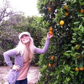 Dara Maclean - List pictures