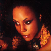 Adriana Evans - List pictures