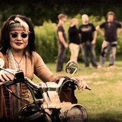 Amanda Overmyer - List pictures