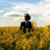 Fyfe Dangerfield - List pictures