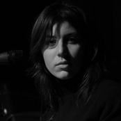 Julia Holter - List pictures