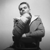 Keen' V - List pictures