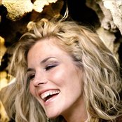 Jennifer Paige - List pictures