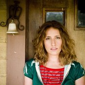 Laura Story - List pictures