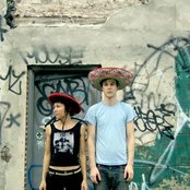 Matt & Kim - List pictures