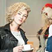 Beth Rowley - List pictures