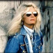 Kim Carnes - List pictures