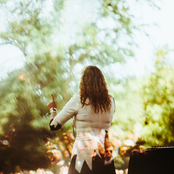 Empress Of - List pictures