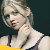 Amanda Stott - List pictures