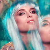 Kyla La Grange - List pictures