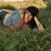 Hannah Georgas - List pictures