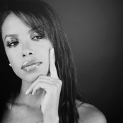Aaliyah - List pictures