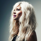 Nina Nesbitt - List pictures