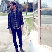 Chris August - List pictures