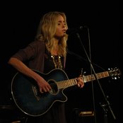 Kyla La Grange - List pictures