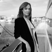 Natalie Imbruglia - List pictures