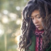 Valerie June - List pictures