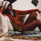 Shareefa - List pictures