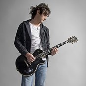 Axel Fernando - List pictures