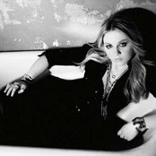 Lesley Roy - List pictures