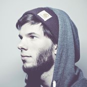 Fakear - List pictures